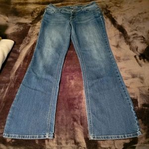 Maurices jeans